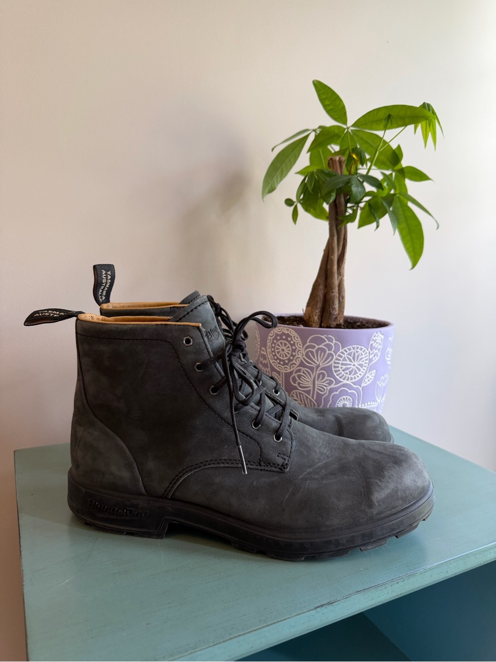 Blundstone Men’s Charcoal Suede Lace-Up Boots